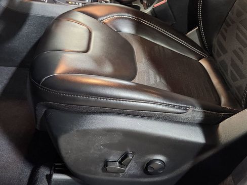 Used 2022 Jeep Cherokee Latitude w/ Sun & Sound Group image 43