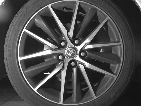 Used 2021 Toyota Camry SE FWD image 11