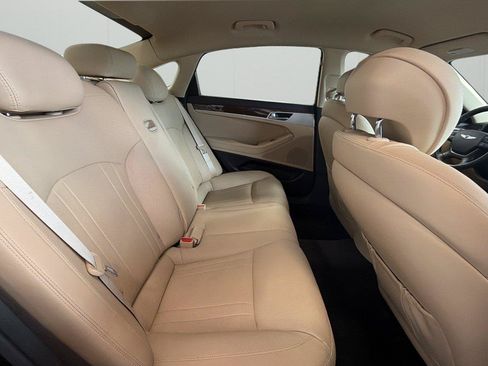 Used 2015 Hyundai Genesis 3.8 AWD/4WD image 13