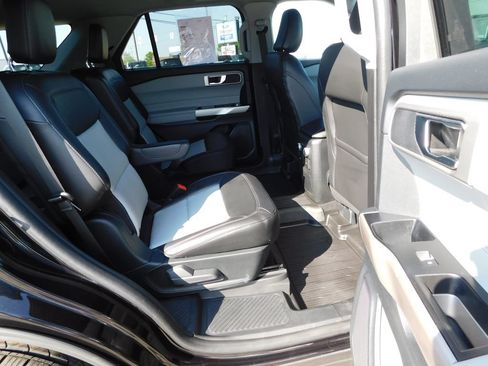 Used 2023 Ford Explorer XLT w/ Equipment Group 202A AWD/4WD image 24