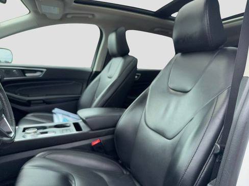 Used 2022 Ford Edge Titanium AWD/4WD image 10