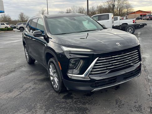 Used 2025 Buick Enclave Preferred image 7