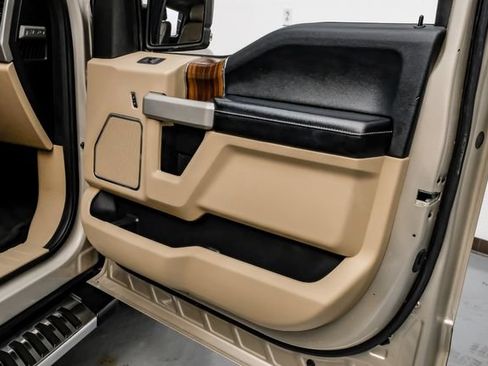 Used 2017 Ford F150 Lariat RWD image 43