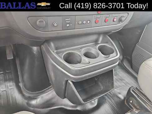 Used 2014 Chevrolet Express 2500 RWD image 19