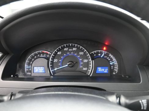 Used 2013 Toyota Camry XLE w/ Leather Pkg FWD image 10