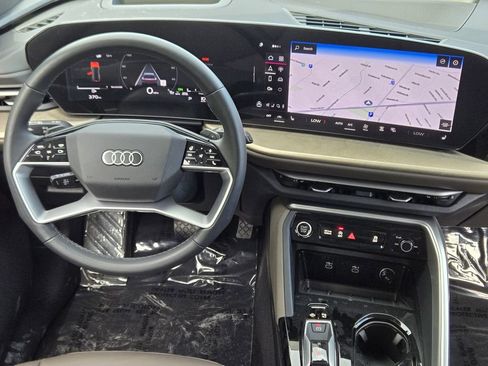 Certified 2025 Audi Q5 Premium Plus w/ Premium Plus AWD/4WD image 35