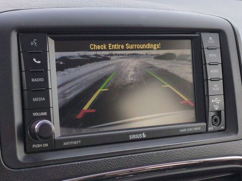 Used 2014 Dodge Grand Caravan SXT image 32