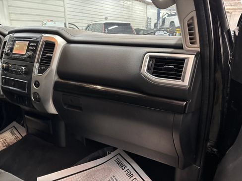 Used 2017 Nissan Titan SV AWD/4WD image 24