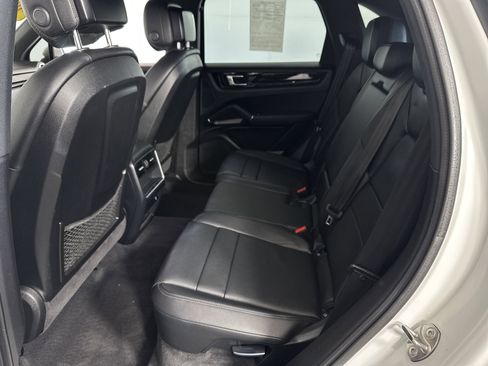 Used 2021 Porsche Cayenne Base image 7
