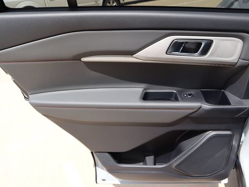 New 2026 Ford Explorer Active RWD image 19