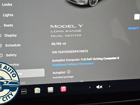 Used 2023 Tesla Model Y Long Range image 18