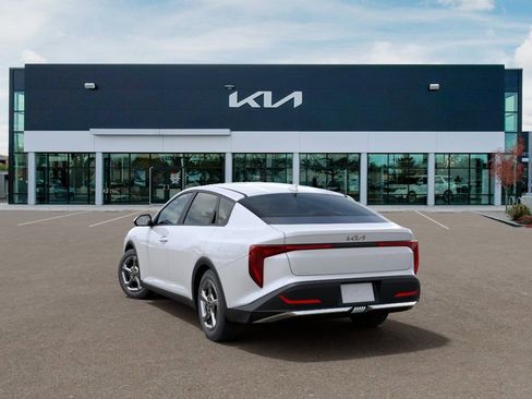 New 2026 Kia K4 FWD image 4