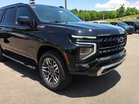 Used 2025 Chevrolet Tahoe Z71 AWD/4WD image 4