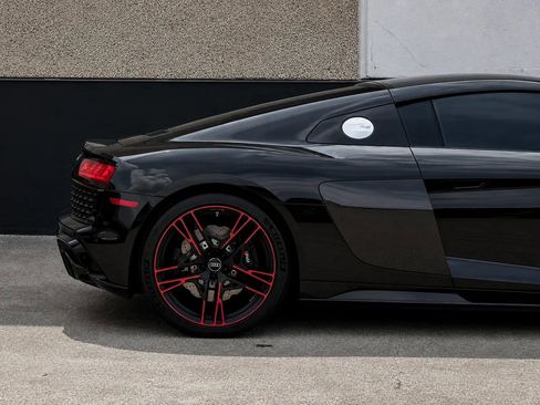 Used 2021 Audi R8 V10 RWD image 7