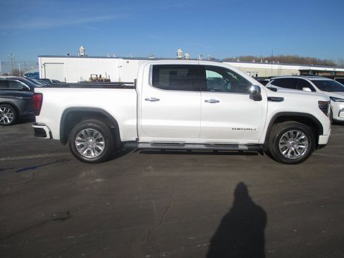 Used 2022 GMC Sierra 1500 Denali image 3