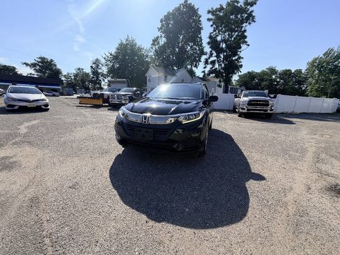 Used 2019 Honda HR-V LX image 2
