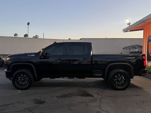 Used 2022 Chevrolet Silverado 2500 LTZ w/ LTZ Plus Package AWD/4WD image 10