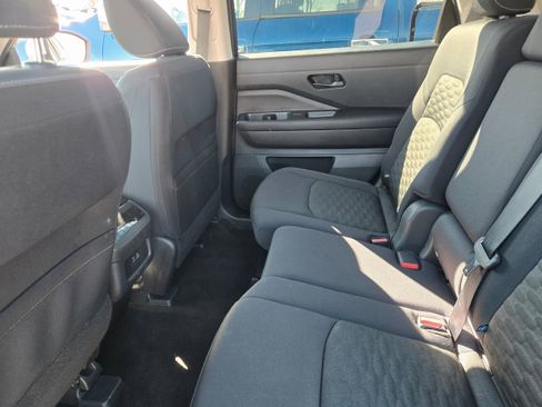 Certified 2024 Nissan Pathfinder SV AWD/4WD image 8