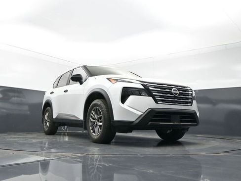 Certified 2025 Nissan Rogue S FWD image 27