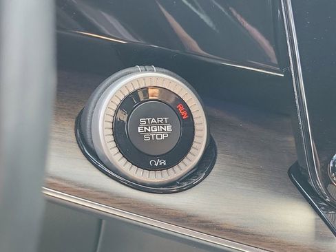 Used 2022 Jeep Grand Wagoneer Series II w/ Premium Group II image 35