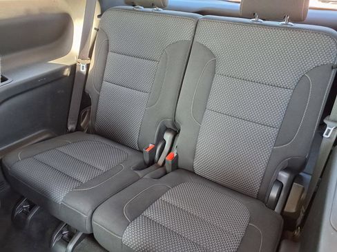Used 2022 GMC Acadia SLE FWD image 19