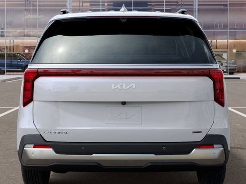 New 2025 Kia Carnival SX FWD image 13