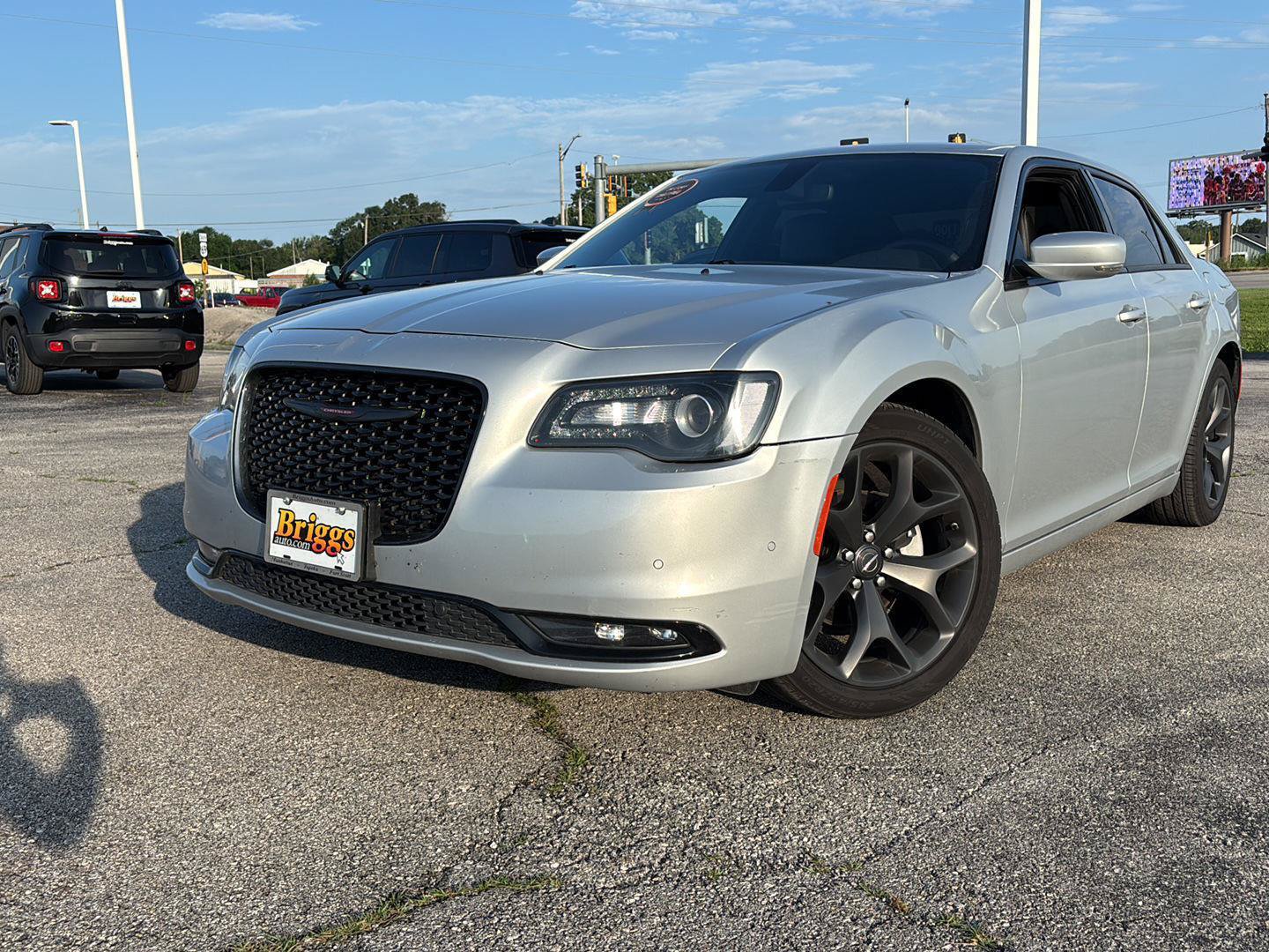 Used 2023 Chrysler 300 S RWD image 4