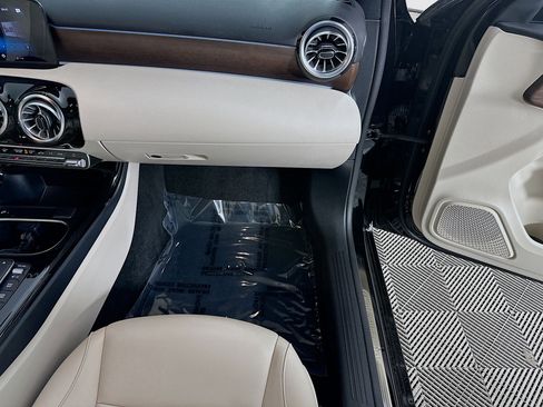 Used 2022 Mercedes-Benz A 220 4MATIC image 33