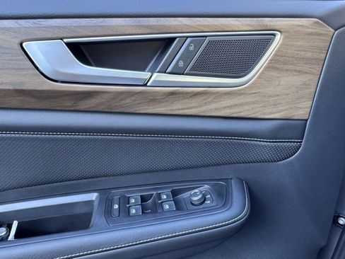 New 2026 Volkswagen Atlas SE image 9