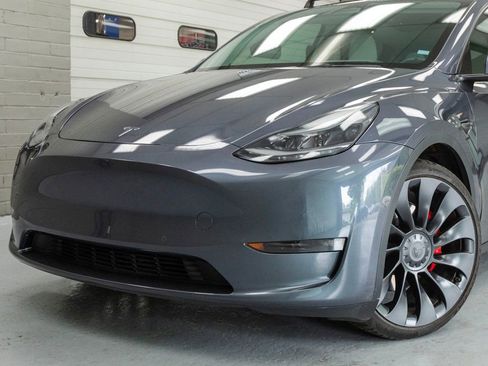 Used 2022 Tesla Model Y Performance AWD/4WD image 15