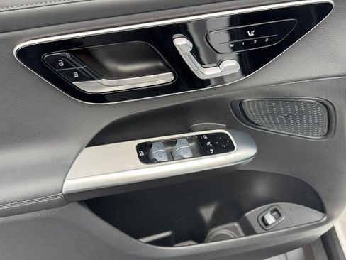 Used 2025 Mercedes-Benz GLC 300 4MATIC image 19