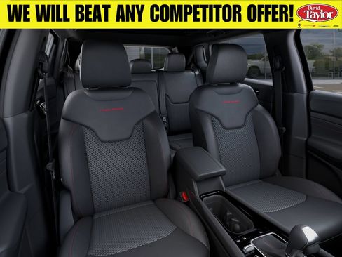 New 2026 Jeep Compass Trailhawk w/ Sun, Sound & Navigation Group AWD/4WD image 17