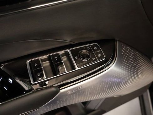 New 2026 Cadillac Lyriq Signature Luxury image 10