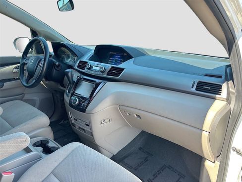 Used 2016 Honda Odyssey SE image 31