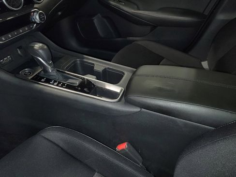 Used 2020 Nissan Sentra SV FWD image 26
