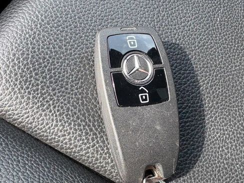 Used 2019 Mercedes-Benz Sprinter 2500 image 24