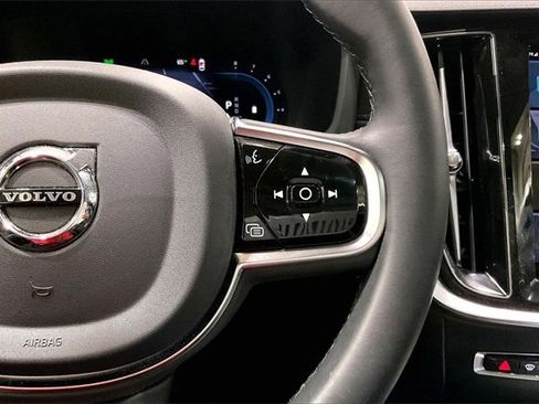 Certified 2024 Volvo V60 B5 Cross Country Ultimate w/ Protection Package Premier image 20