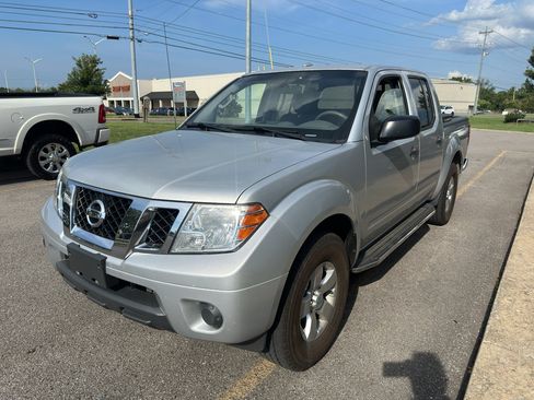 Used 2017 Nissan Frontier SV AWD/4WD image 8