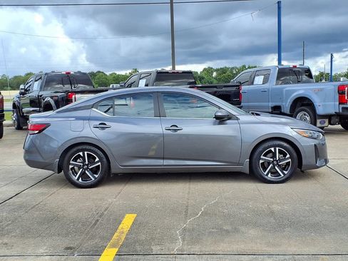 Used 2025 Nissan Sentra SV w/ All-Weather Package FWD image 7