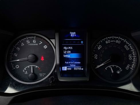 Used 2019 Toyota Tacoma TRD Off-Road image 31