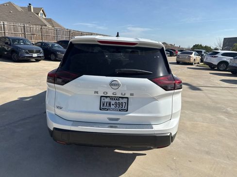 Used 2026 Nissan Rogue SV FWD image 6