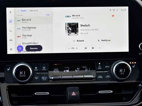 Certified 2023 Toyota Highlander XLE image 22