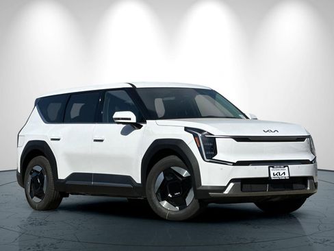 New 2026 Kia EV9 Light image 2