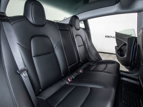 Used 2023 Tesla Model 3 Standard Range image 17