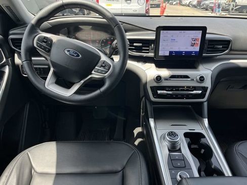 Certified 2023 Ford Explorer XLT w/ Equipment Group 202A AWD/4WD image 17