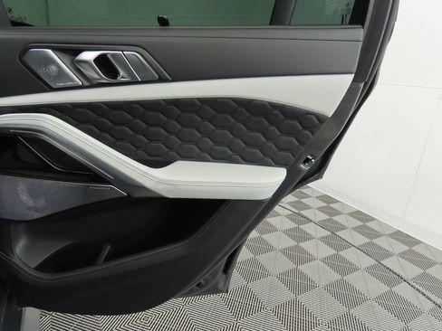 Used 2026 BMW X6 M Competition w/ Executive Package image 27