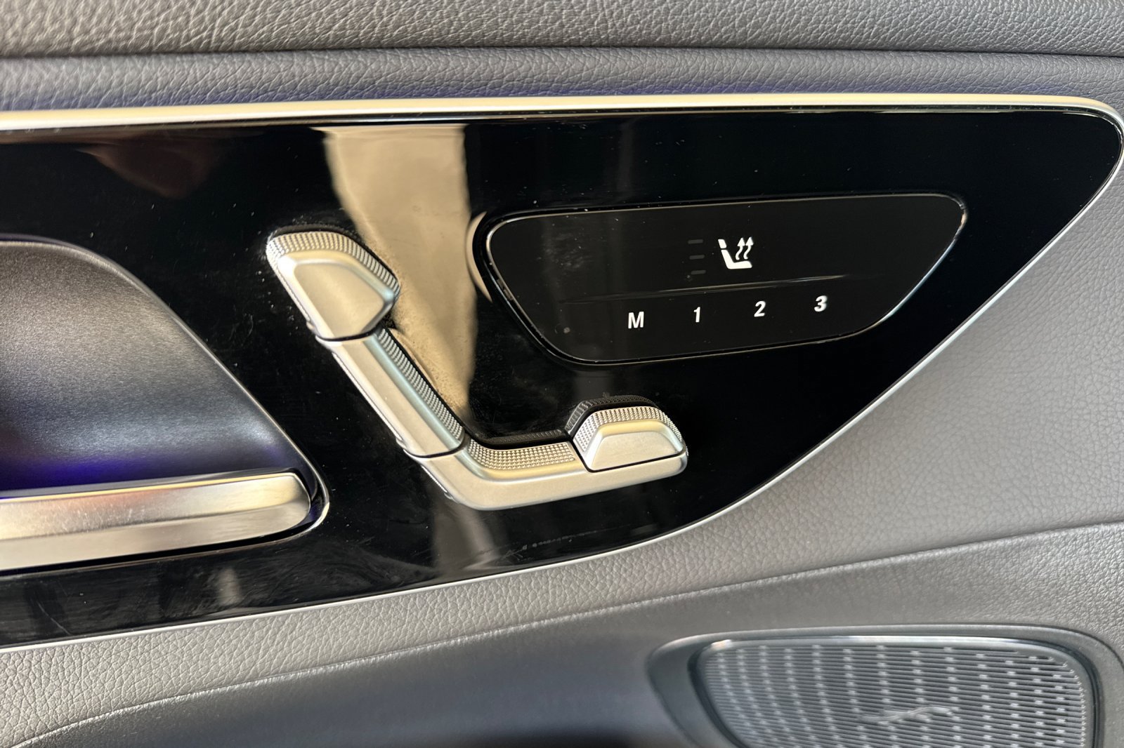 Used 2026 Mercedes-Benz GLC 300 4MATIC image 13