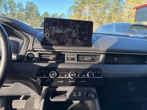 Used 2023 Honda Pilot Elite image 6