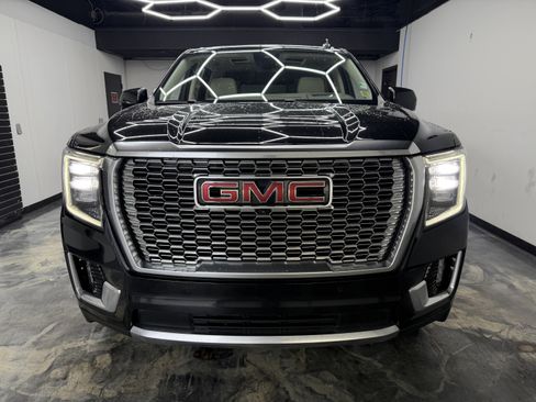 Used 2023 GMC Yukon Denali w/ Advanced Technology Package AWD/4WD image 9