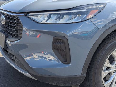 Used 2025 Ford Escape Active AWD/4WD image 12